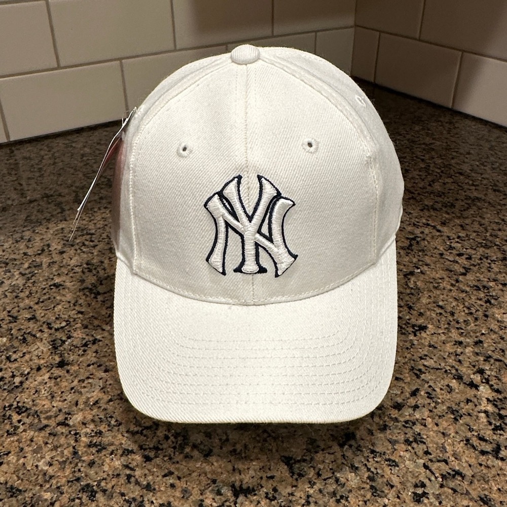 NY Yankees Puma A.T.A. Hat Strap back White Deadstock Mens OS White Cotton Blend